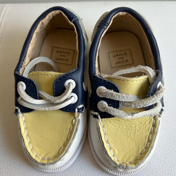 Janie and Jack toddler boat shoes size 4 - Picture 1 of 4